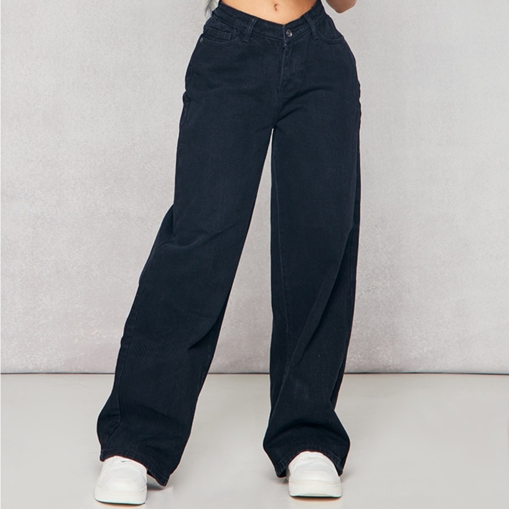 PrettyLittleThing Petite Black Dip Waist Denim Jeans